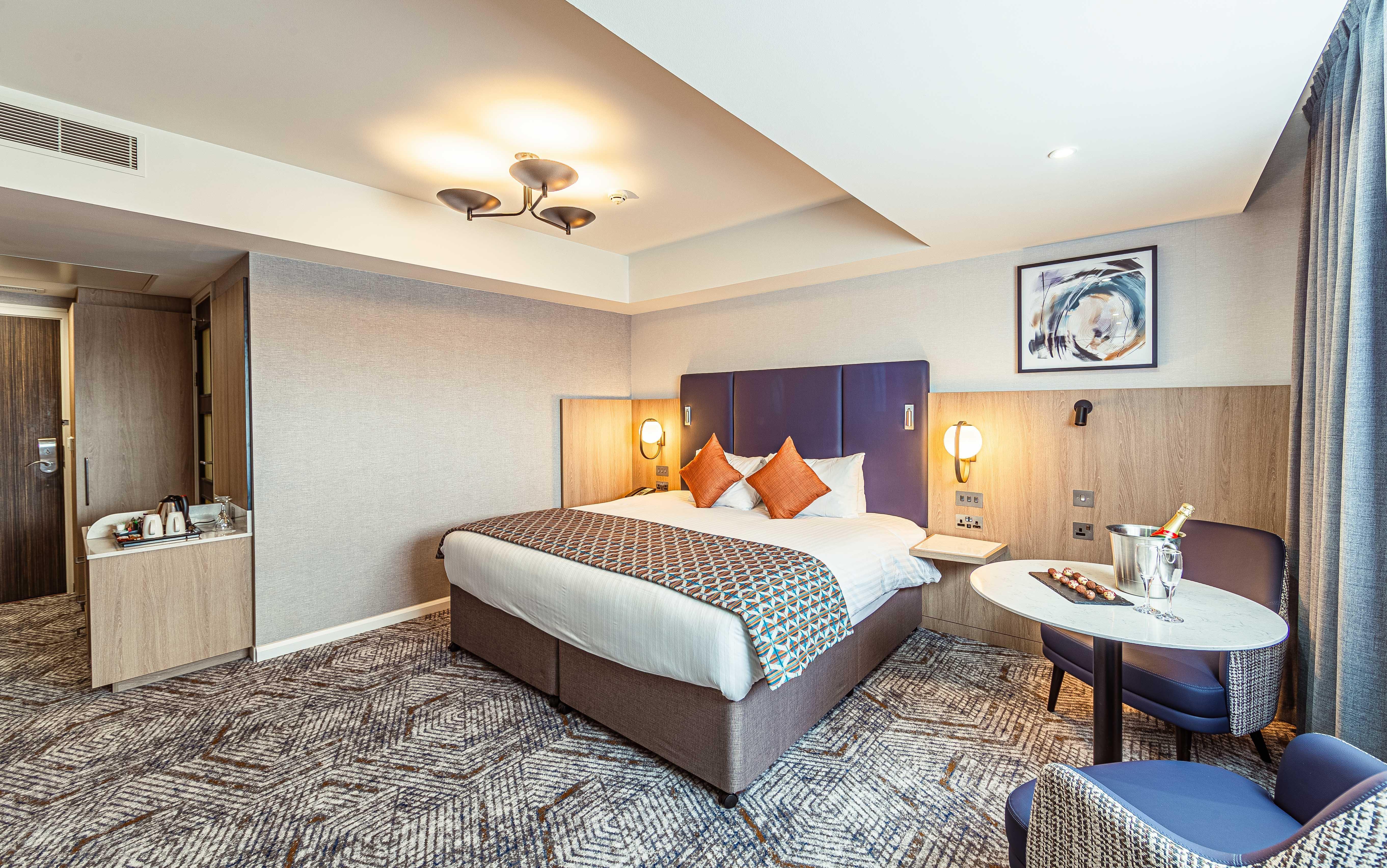 Отель Crowne Plaza Ридинг Экстерьер фото