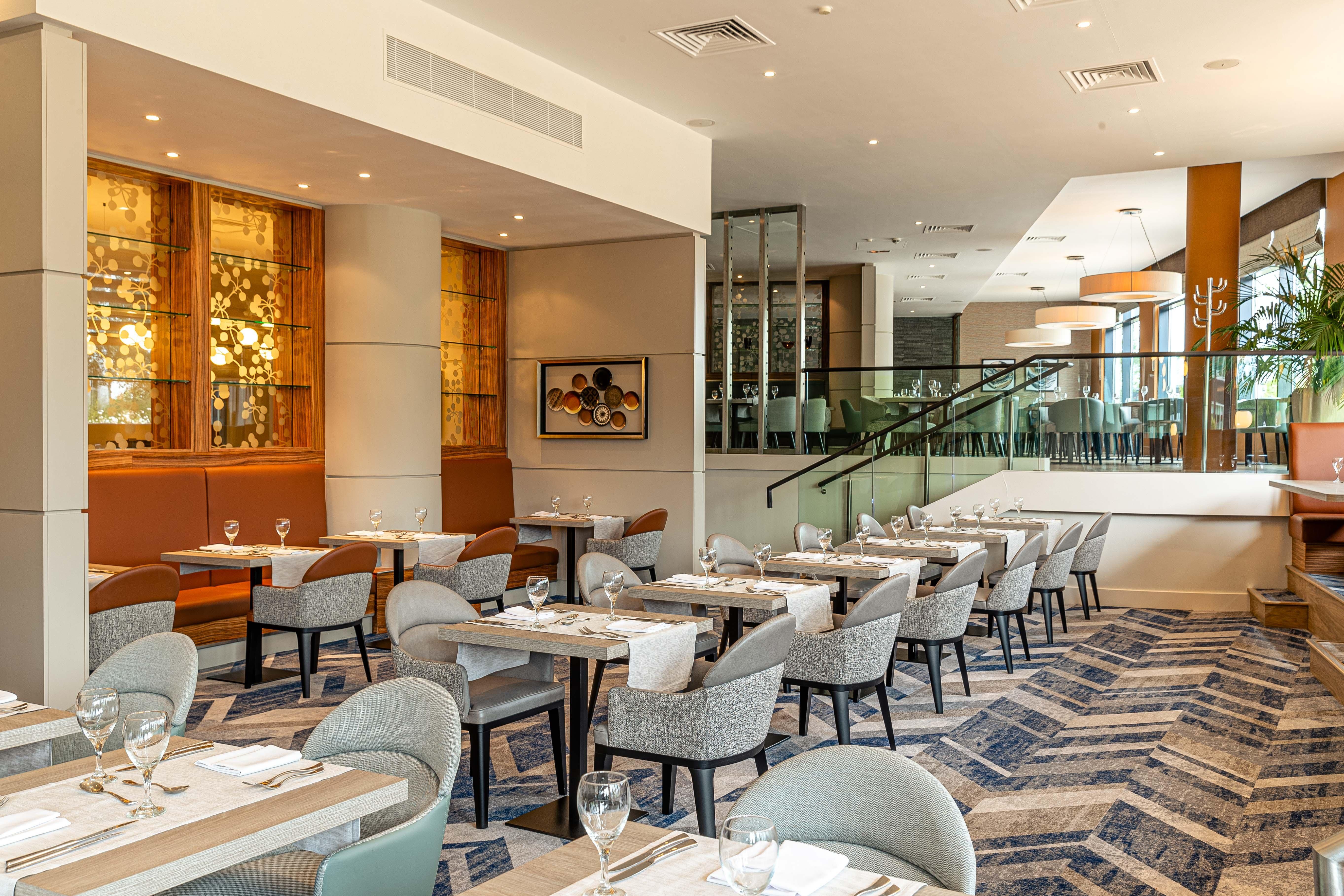 Отель Crowne Plaza Ридинг Экстерьер фото
