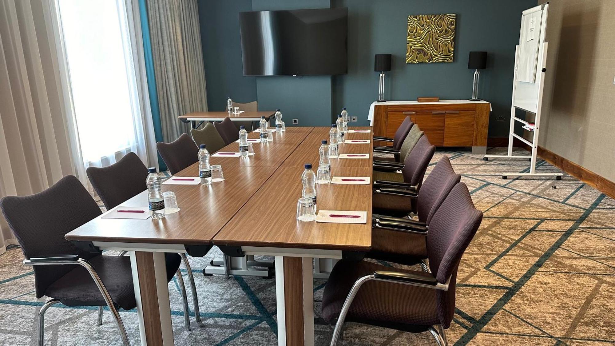 Отель Crowne Plaza Ридинг Экстерьер фото